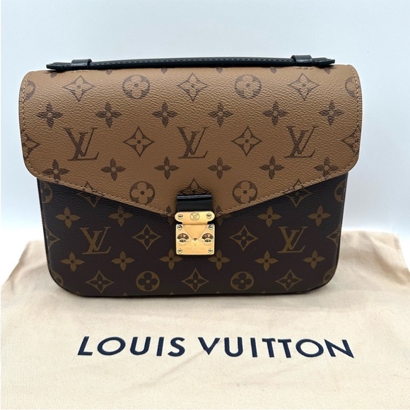 Louis Vuitton M44876 Reverse
Pochette Métis $2,760.00 Monogram Canvas NWT box - Picture 7 of 7